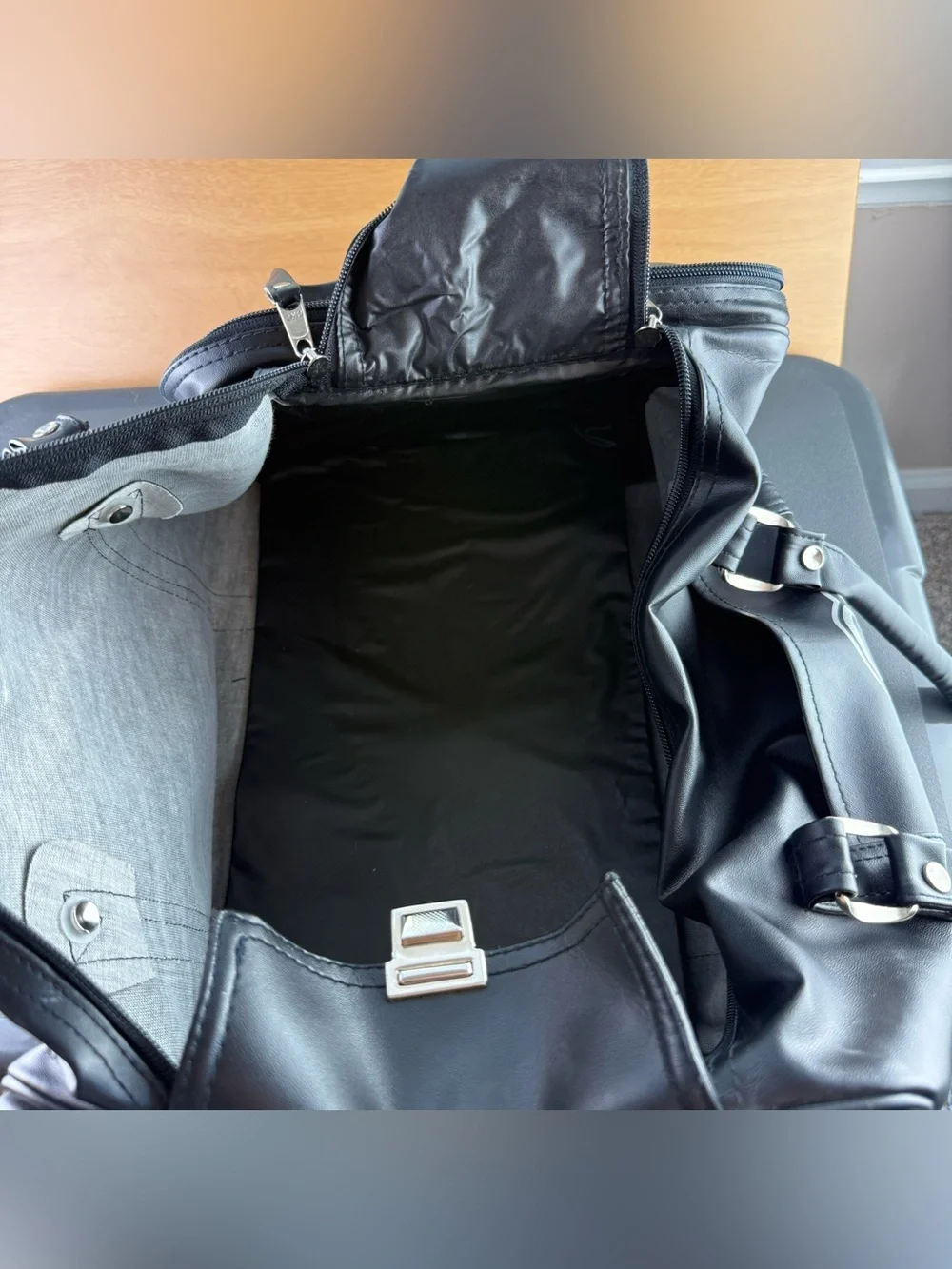 VTG 90s The Strokes Band Magna Cigarettes RJ Reynolds Tobacco Travel Duffel Bag